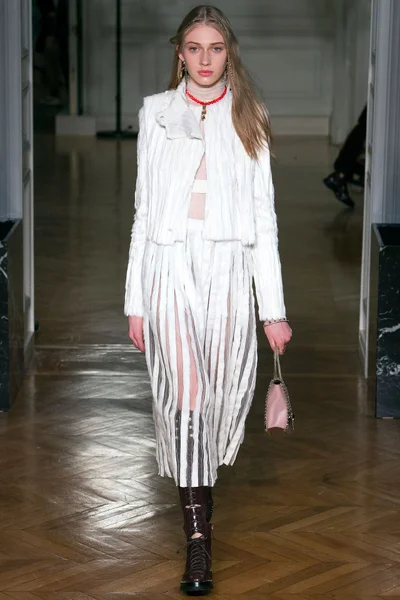 Look 43